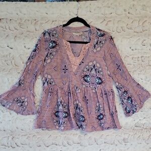 Crimson In Grace Womens M Mauve Floral Blouse, Bell Sleeves, Boho Crochet V Neck